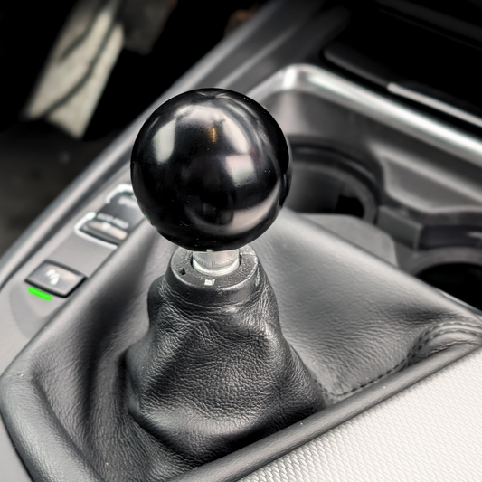 Vaihdekepin nuppi Pallo musta